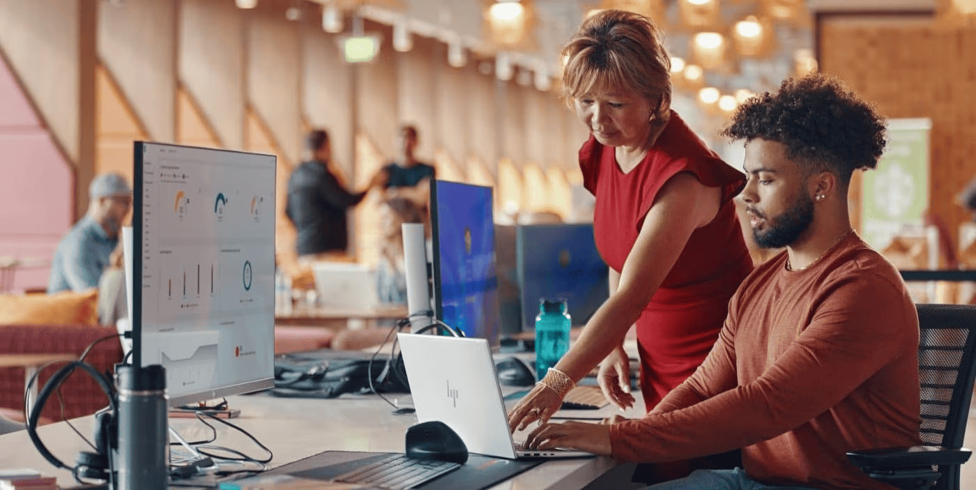 Notebook empresarial HP con HP Wolf Security para protección de datos en tiempo real