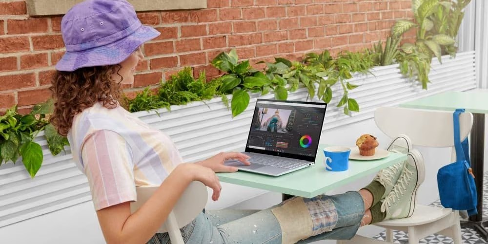 Guía de compras de PCs con IA para las fiestas 2025